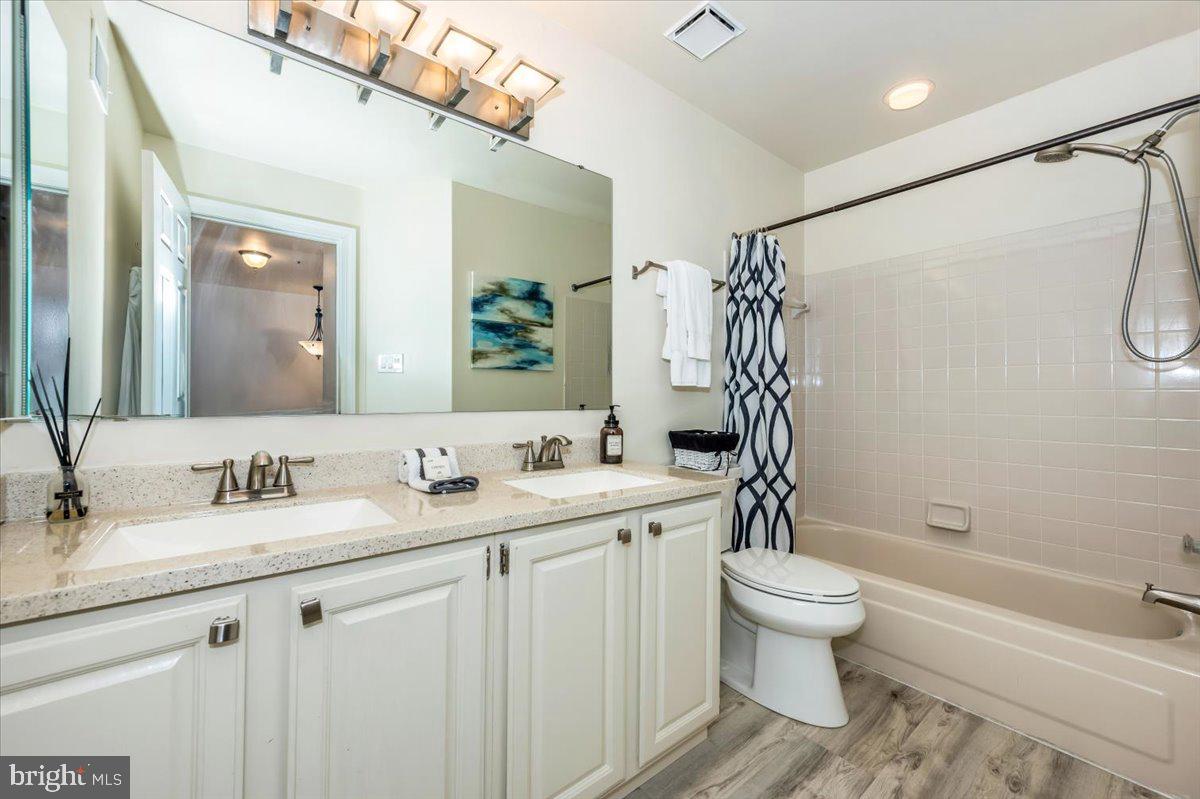 QUINCE ORCHARD KNOLLS - Residential