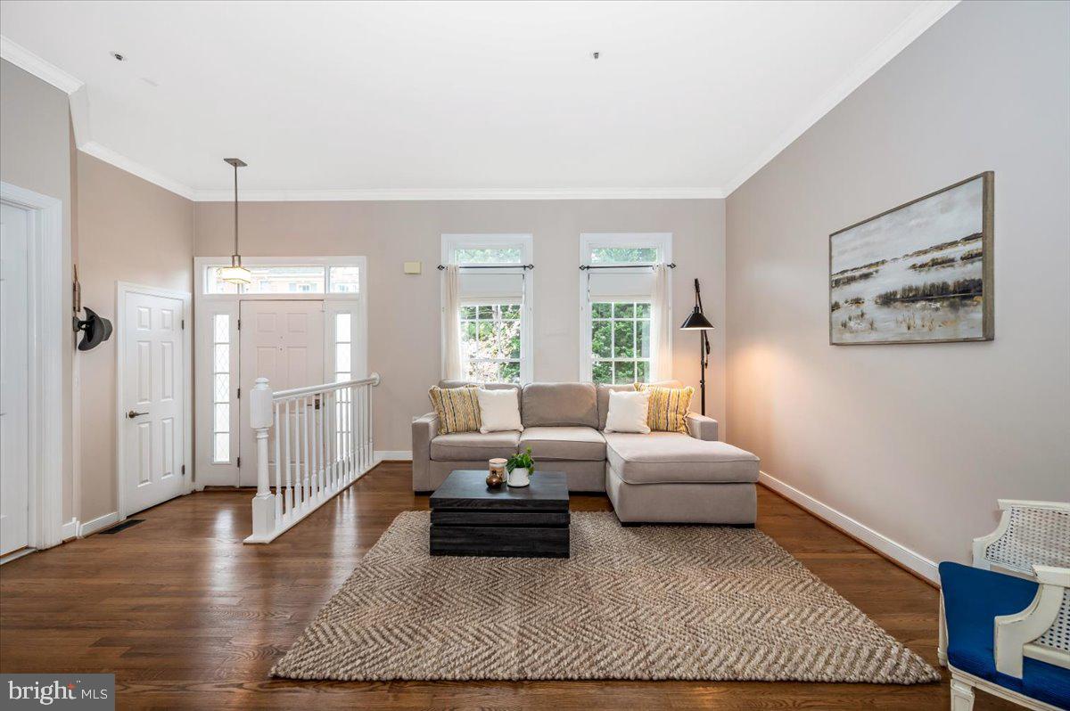 QUINCE ORCHARD KNOLLS - Residential