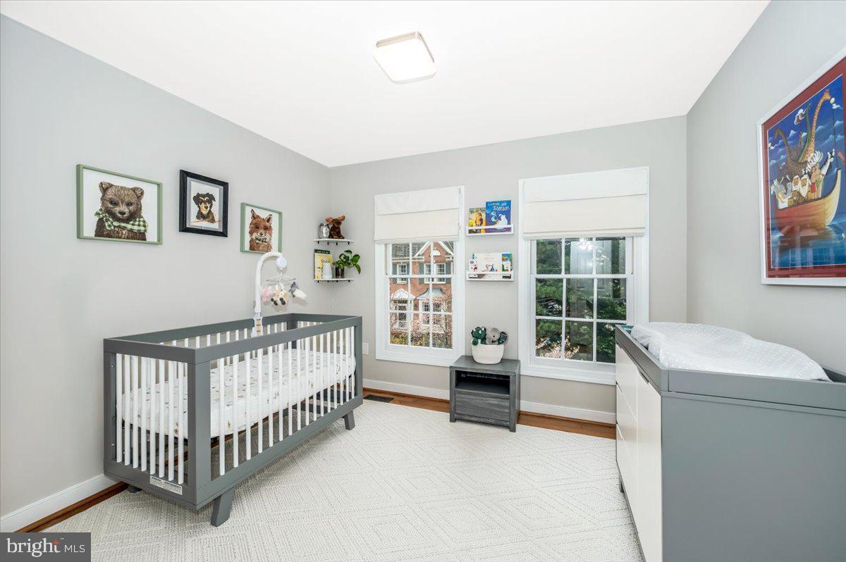 QUINCE ORCHARD KNOLLS - Residential