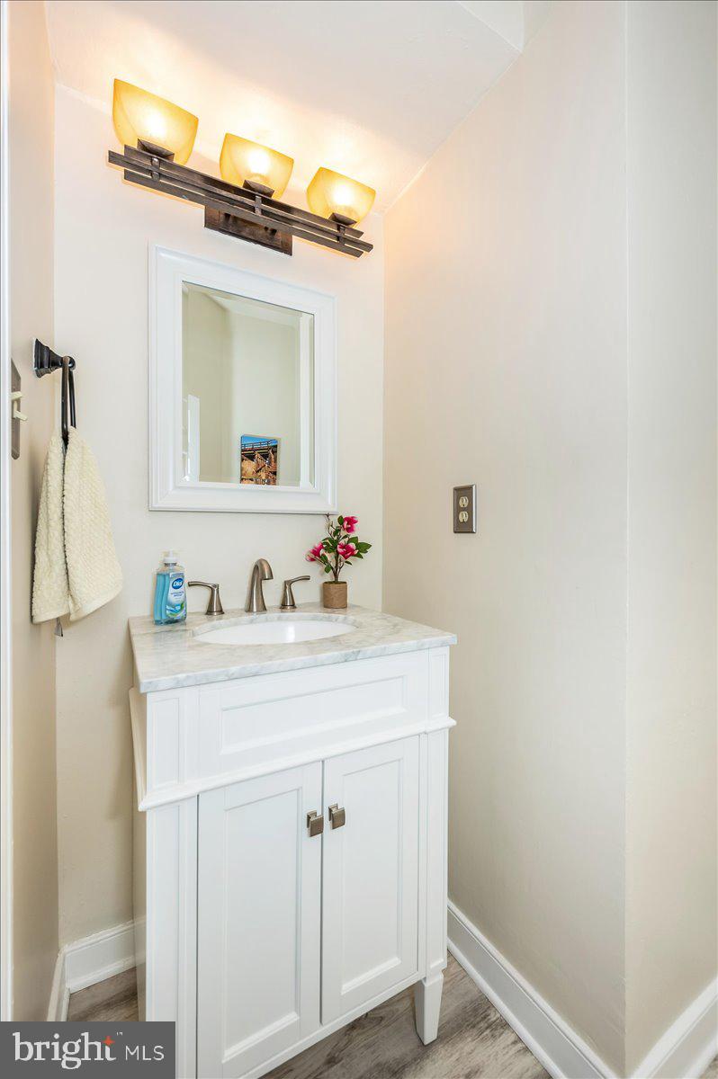 QUINCE ORCHARD KNOLLS - Residential