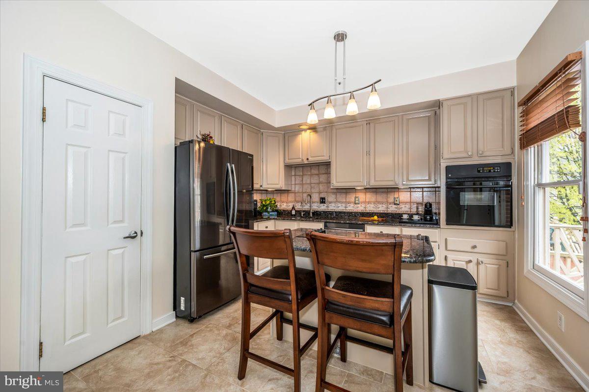 QUINCE ORCHARD KNOLLS - Residential