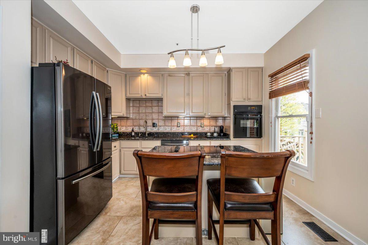 QUINCE ORCHARD KNOLLS - Residential