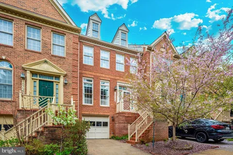 15724 Cherry Blossom Ln, North Potomac, MD MLS: MDMC2172920