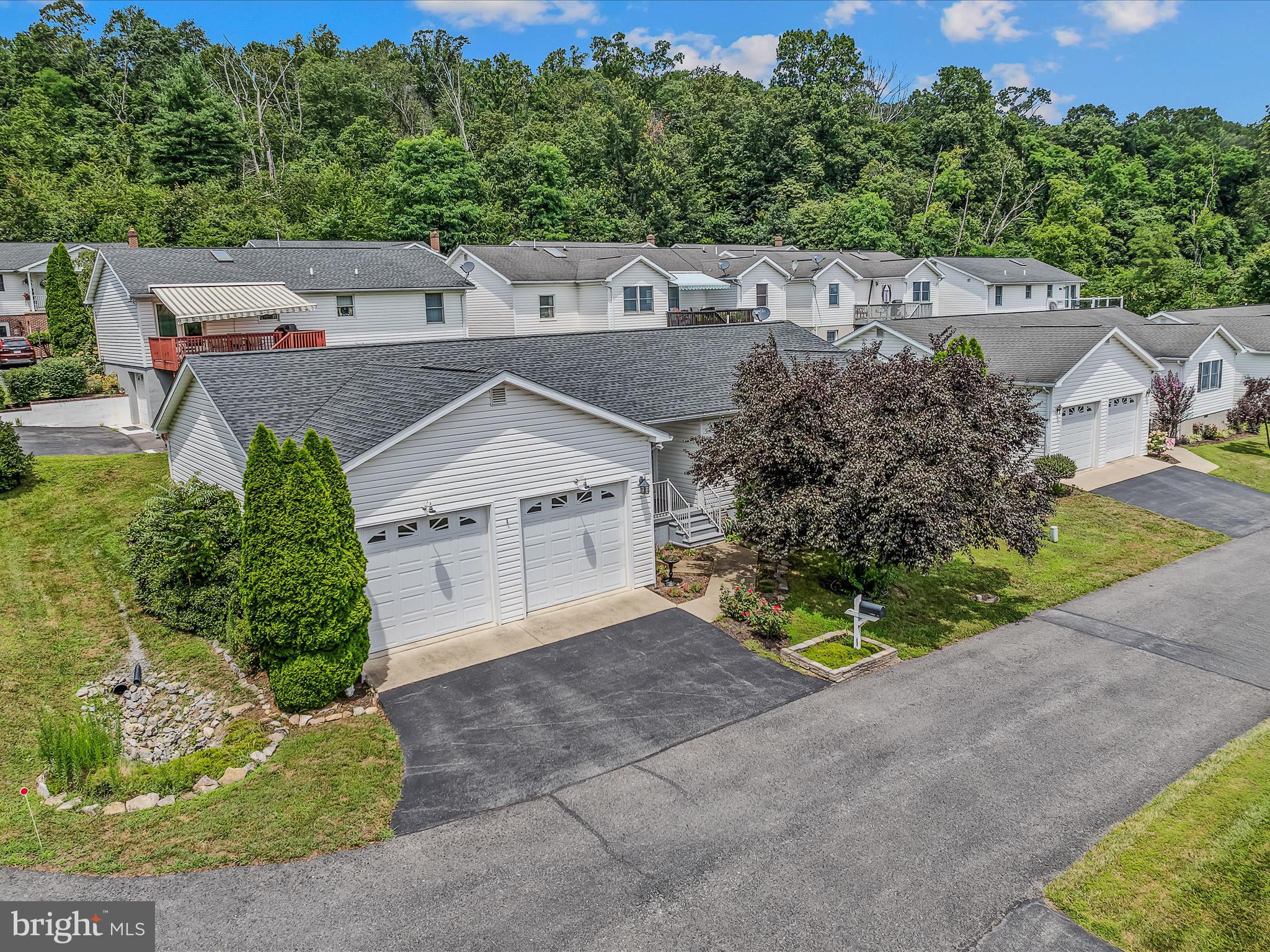 MORGAN TERRACE - Residential