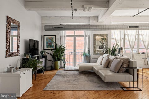 Condo For Sale - 1210 Buttonwood Street #301<br/> PHILADELPHIA, PA 19123