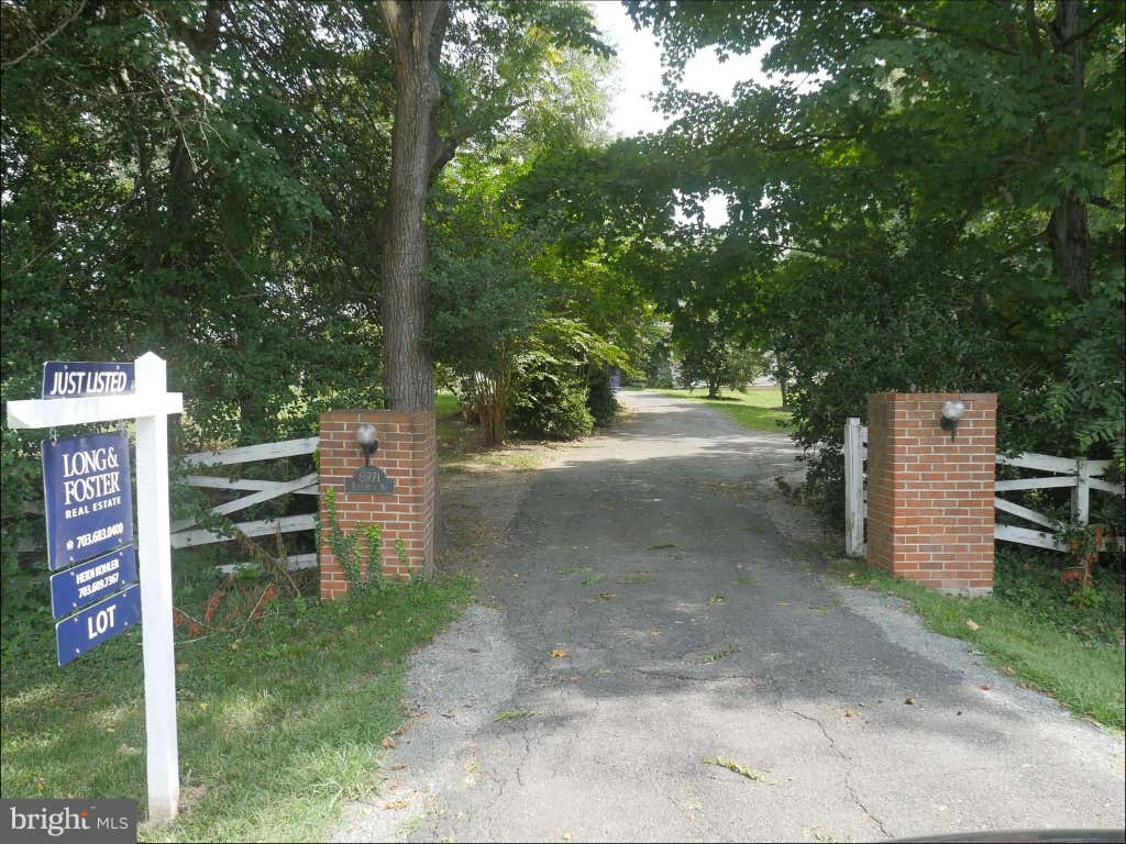 Photo of 8971 Fort Hunt Road, ALEXANDRIA, VA 22308 (MLS # VAFX2332164)
