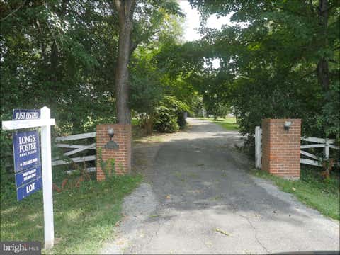 Photo of 8971 Fort Hunt Road, ALEXANDRIA, VA 22308 (MLS # VAFX2332164)