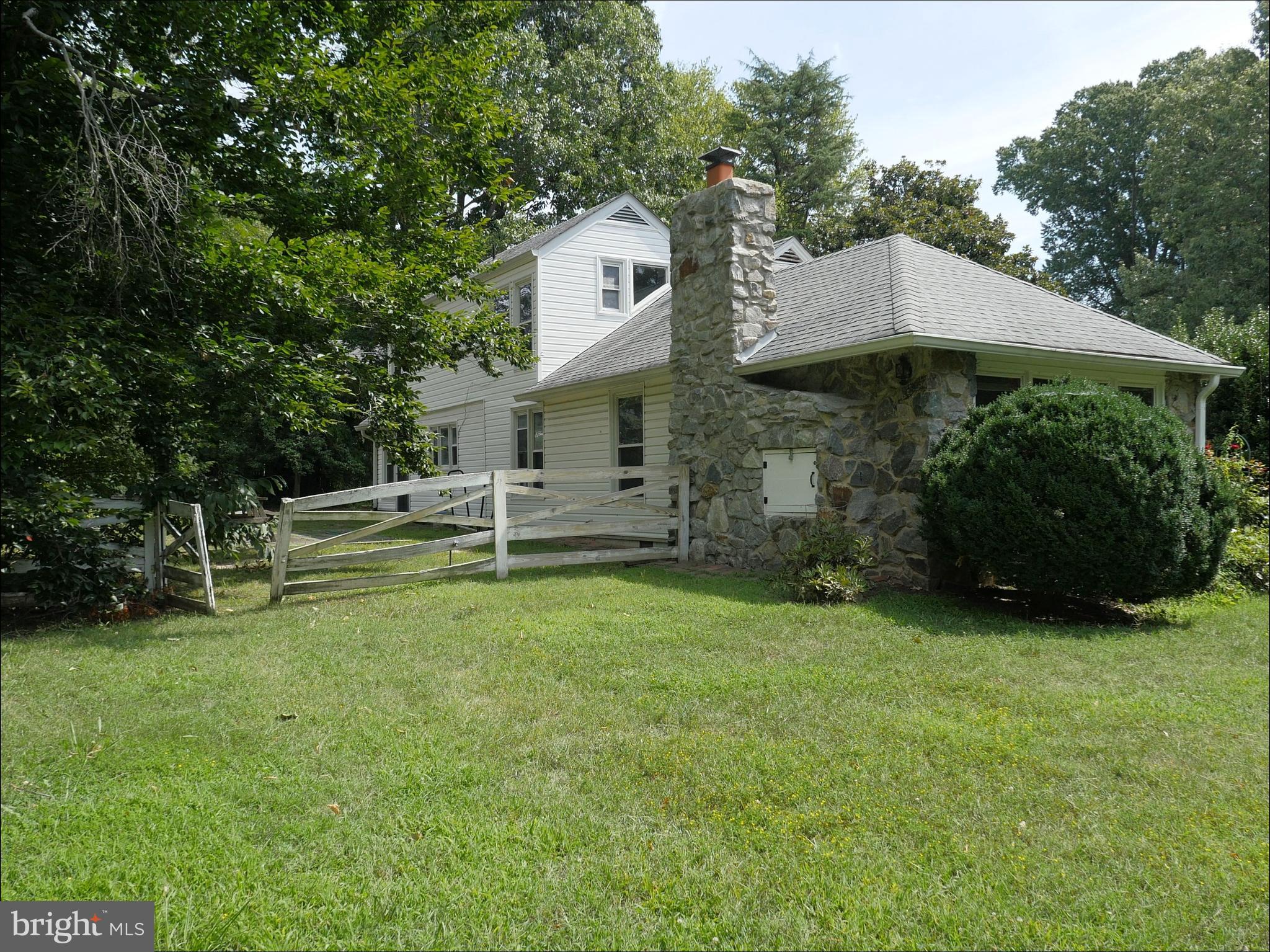 8971 FORT HUNT ROAD