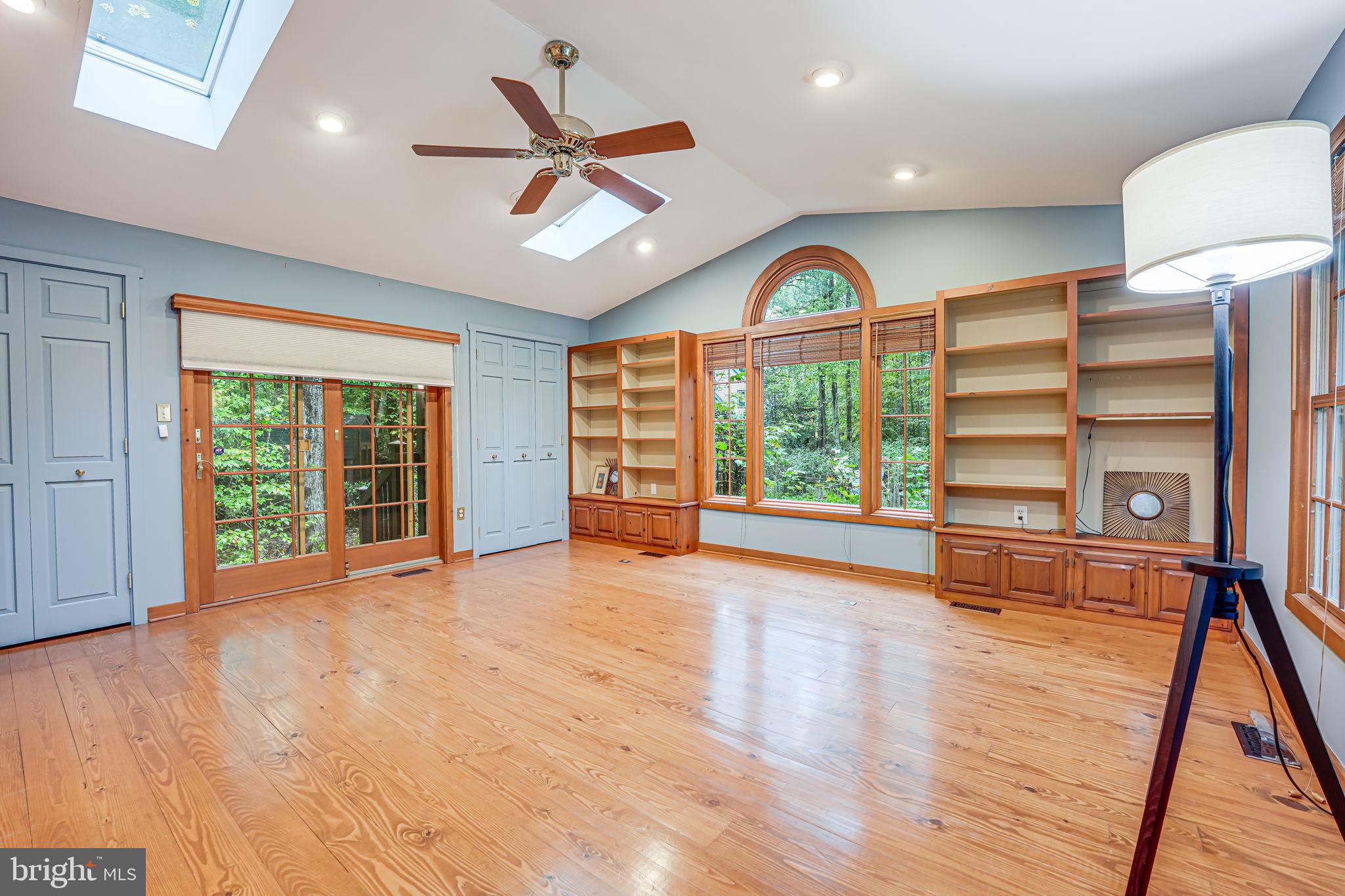 HERITAGE WOODS - Residential