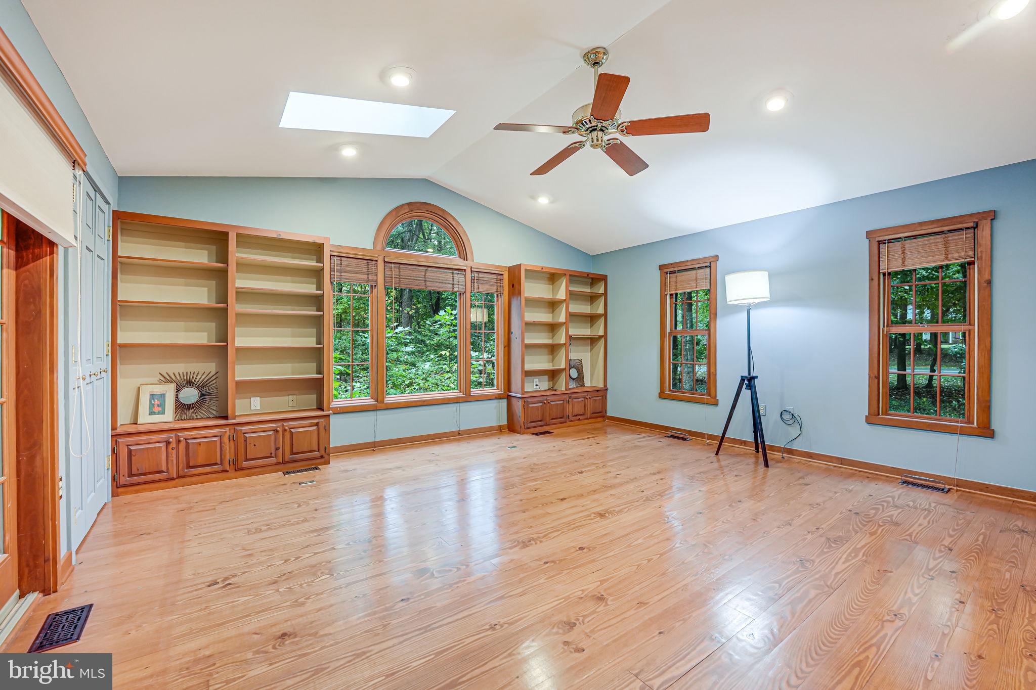 HERITAGE WOODS - Residential