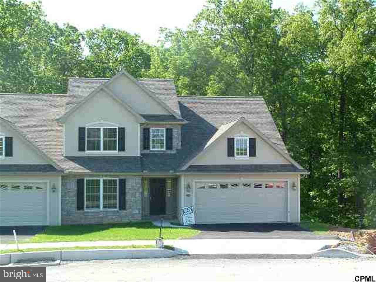 WOODS EDGE - Residential