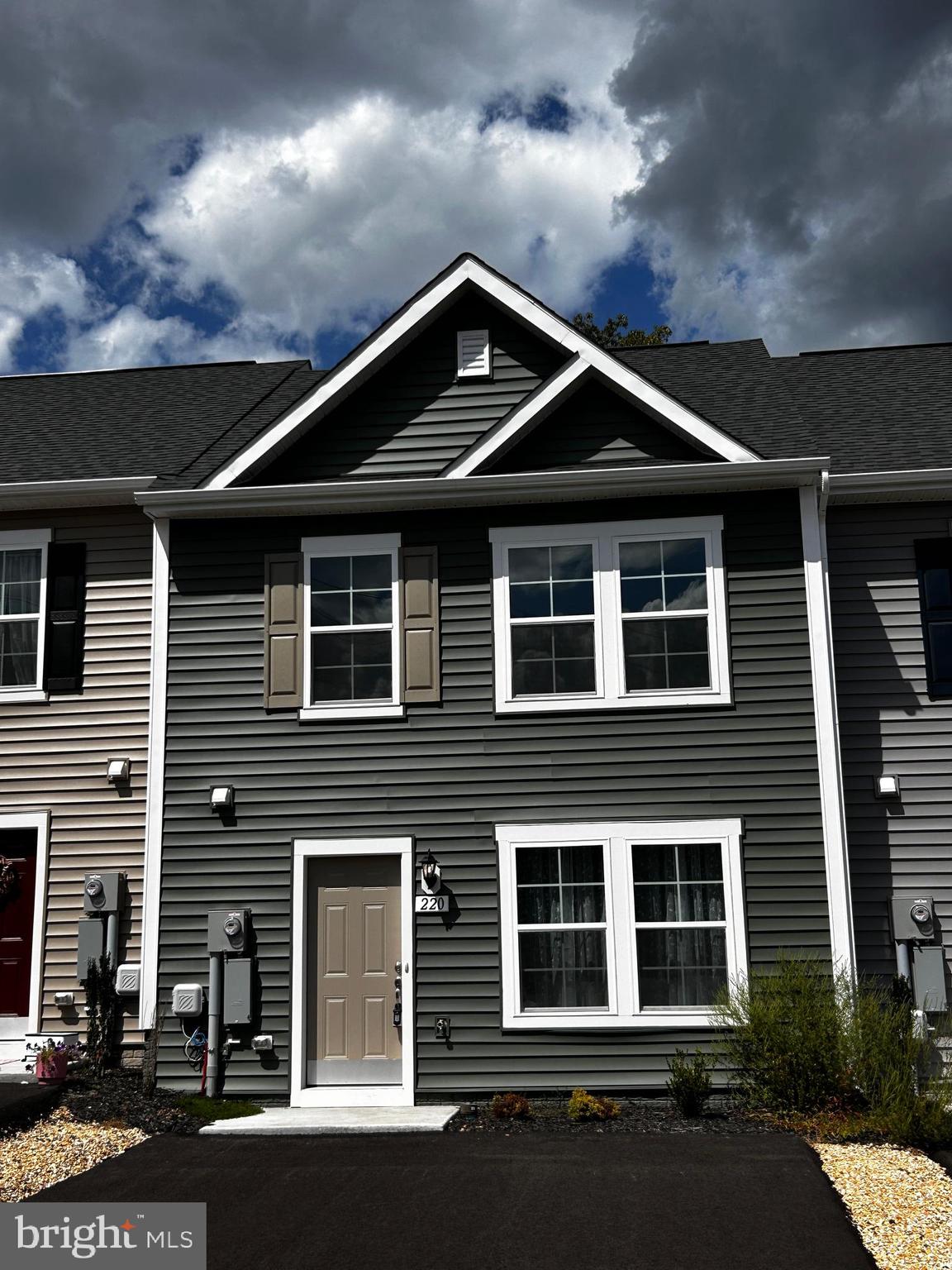 WHISPERING PINES - Residential Lease