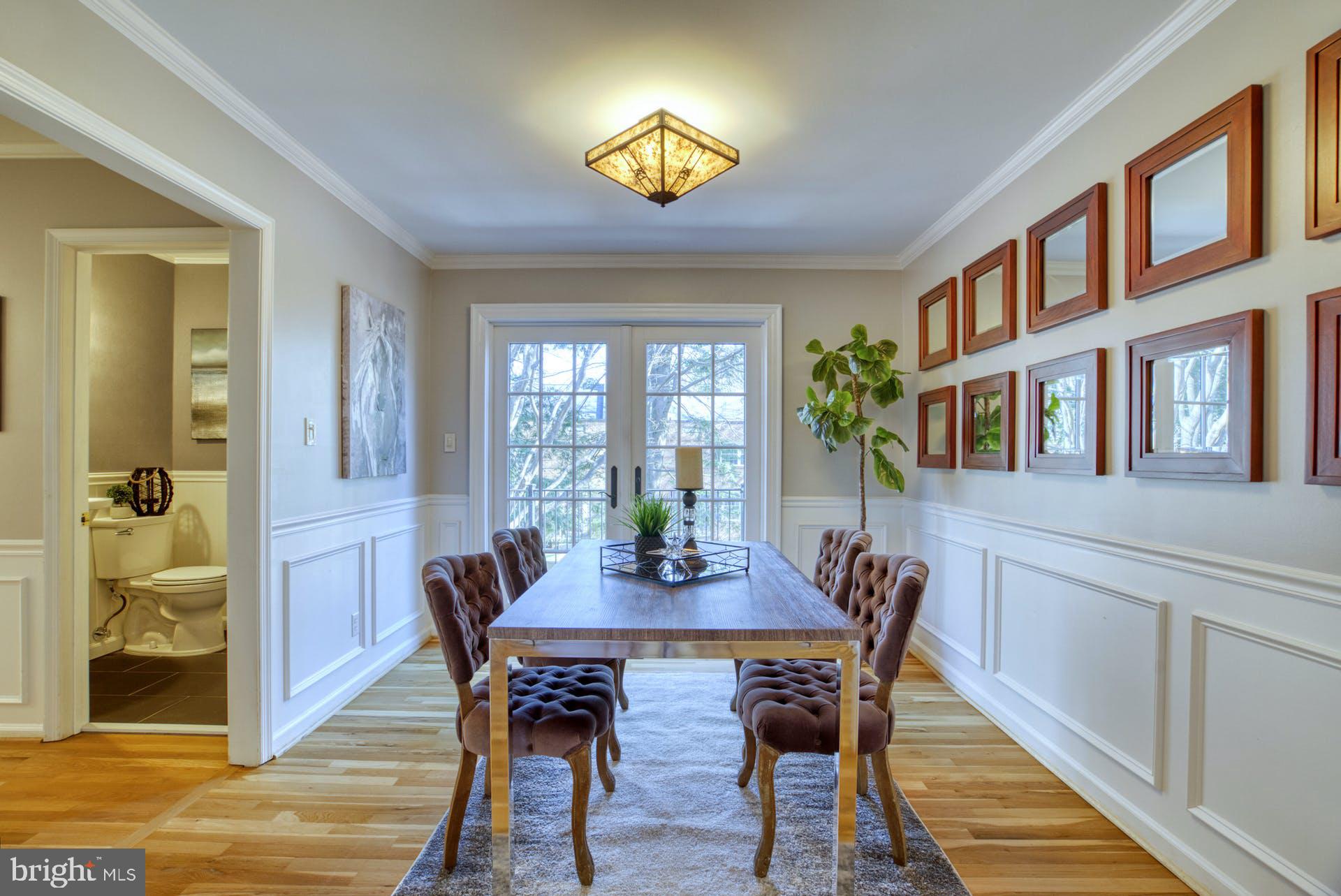 GOVERNORS SQUARE - Residential