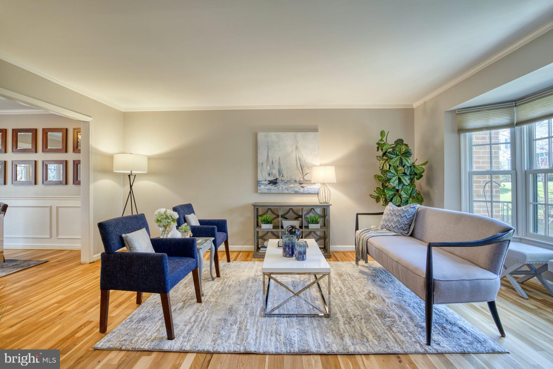 GOVERNORS SQUARE - Residential