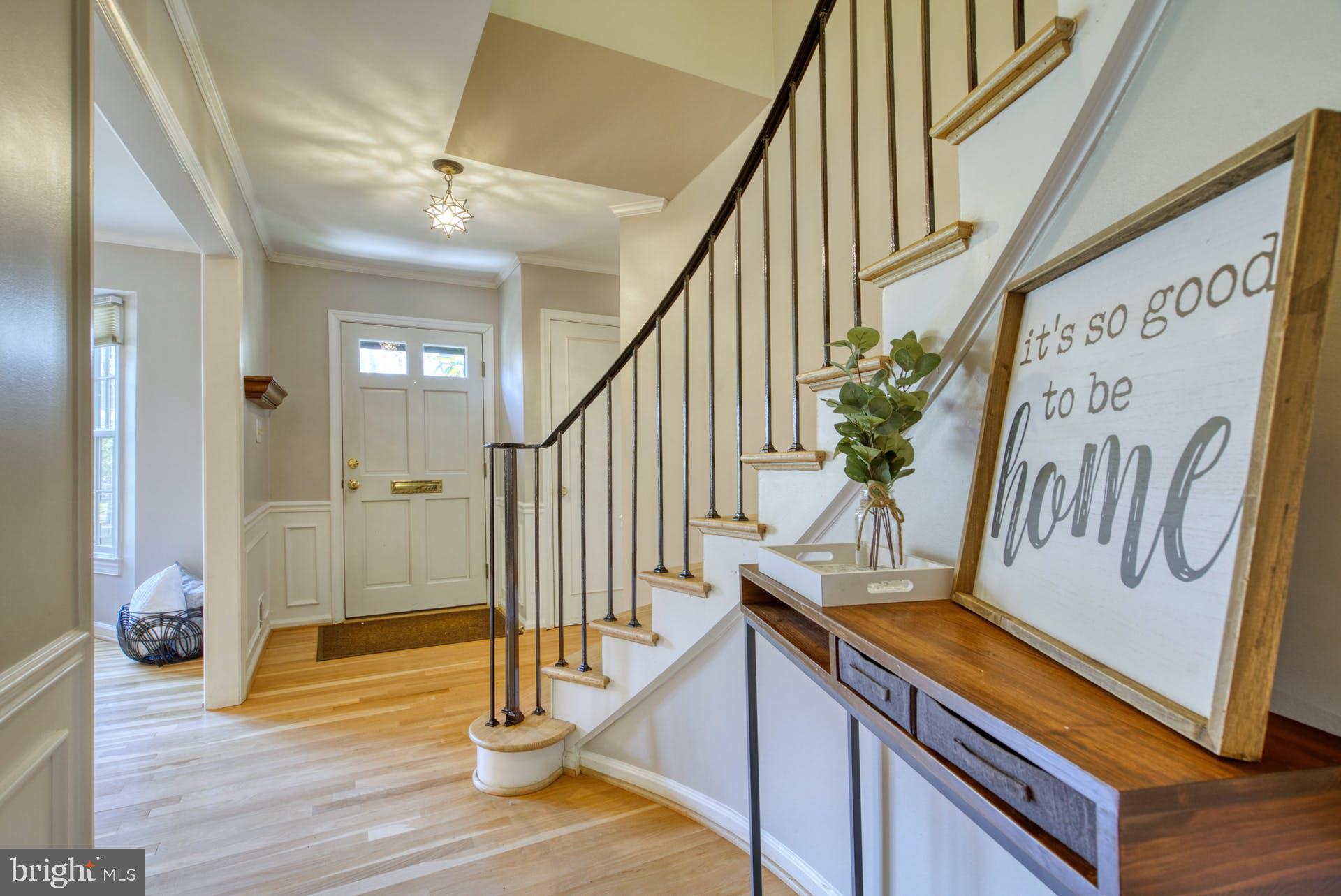 GOVERNORS SQUARE - Residential