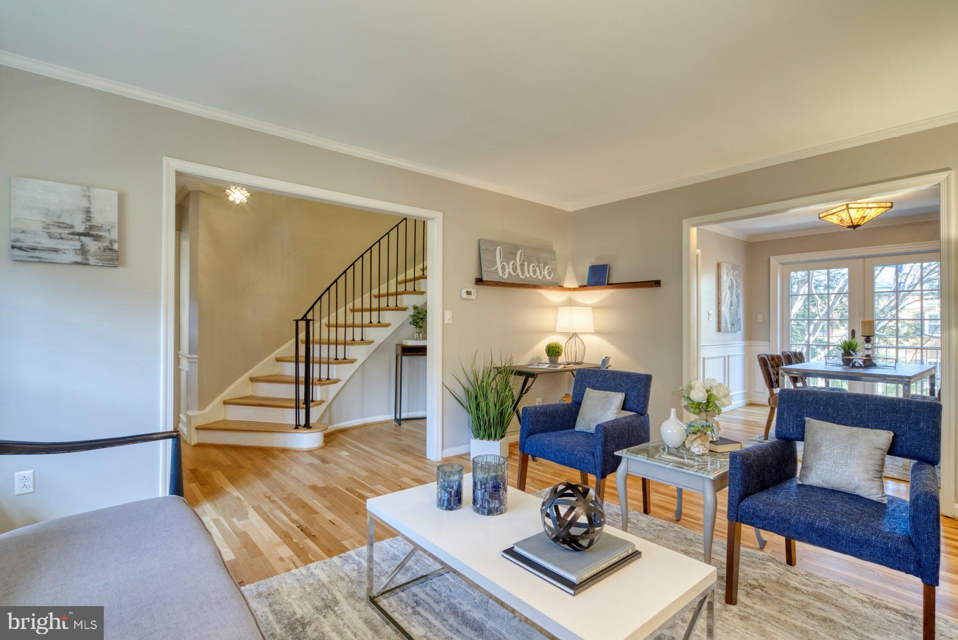 GOVERNORS SQUARE - Residential