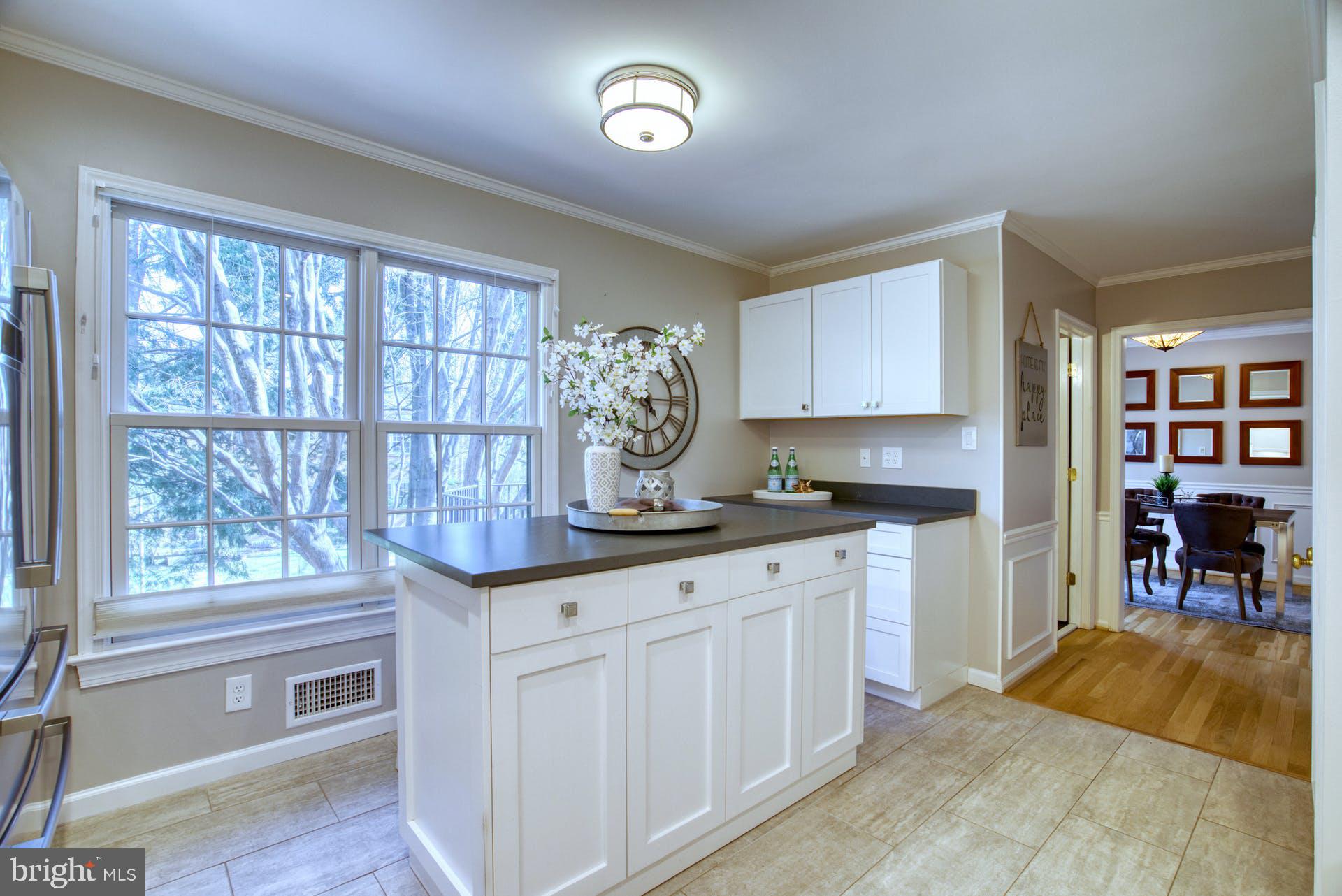 GOVERNORS SQUARE - Residential