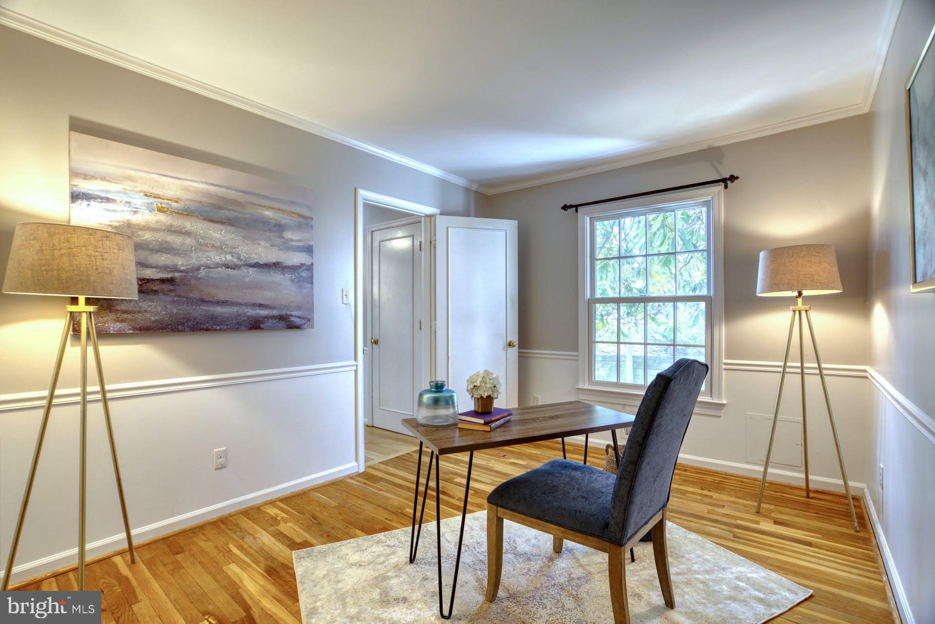 GOVERNORS SQUARE - Residential