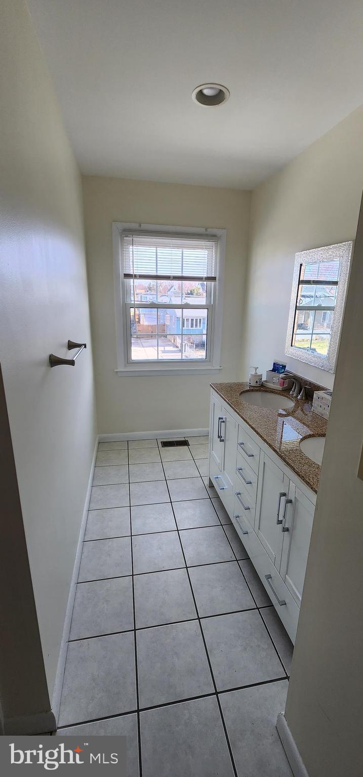 BALTIMORE HIGHLANDS - Residential Lease