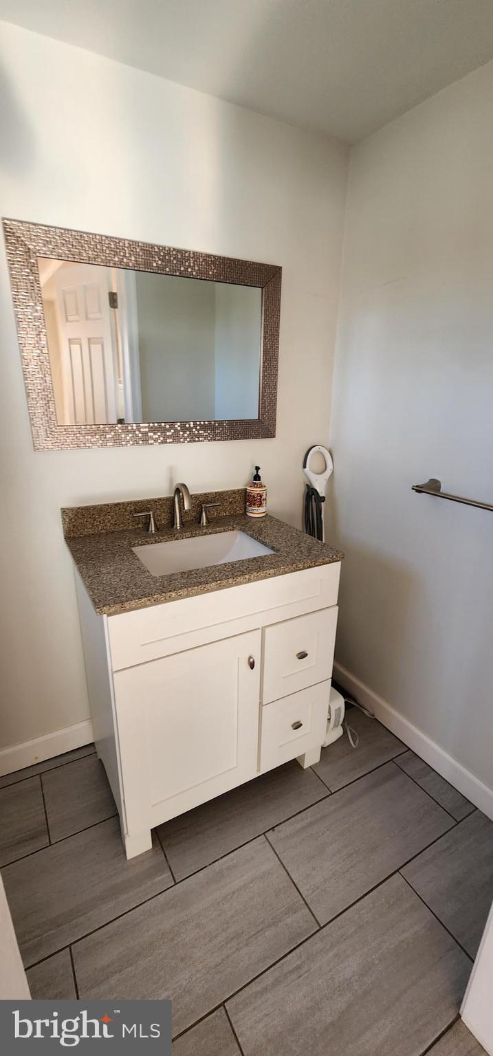 BALTIMORE HIGHLANDS - Residential Lease