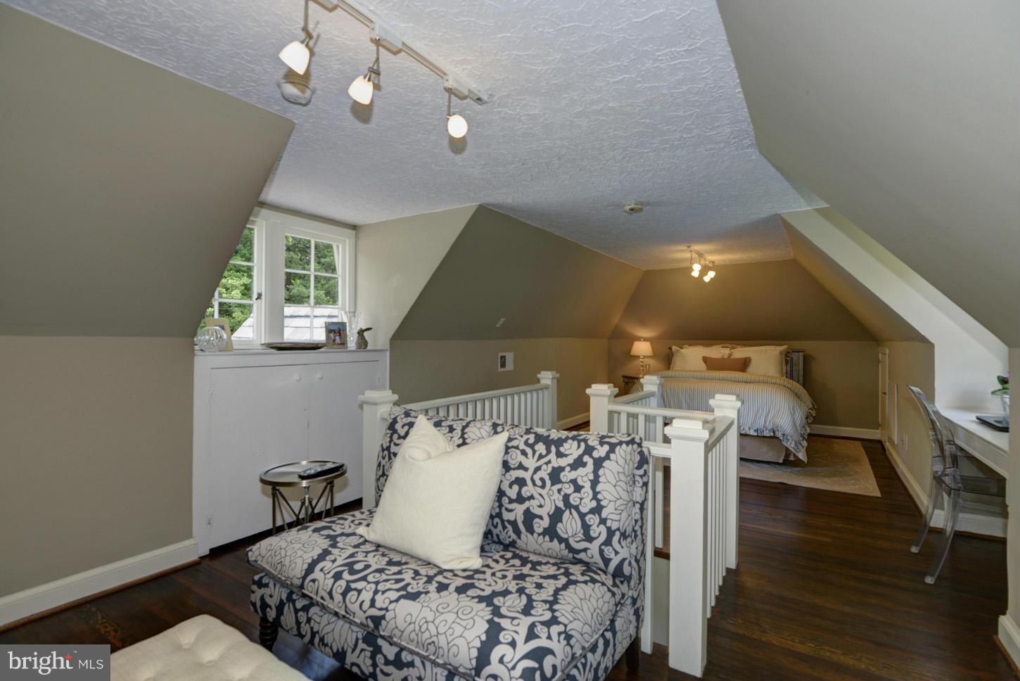 ROLLINGWOOD - Residential