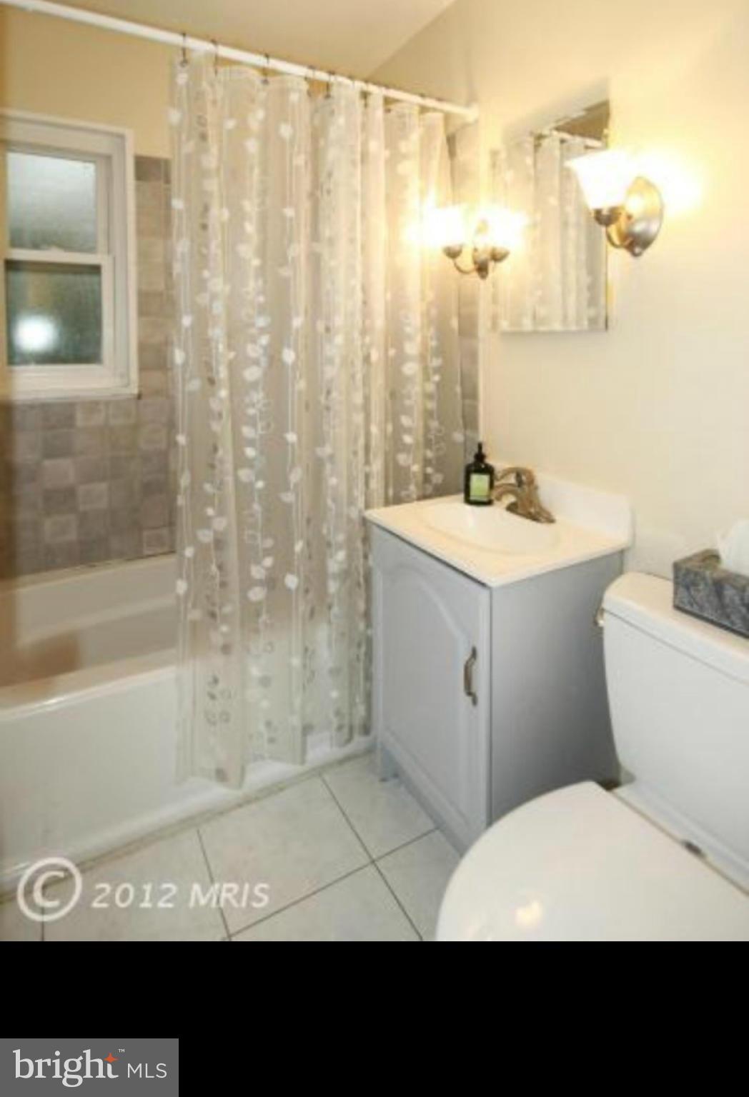 PIMMIT HILLS - Residential Lease