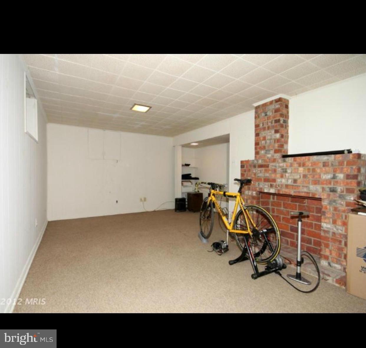 PIMMIT HILLS - Residential Lease