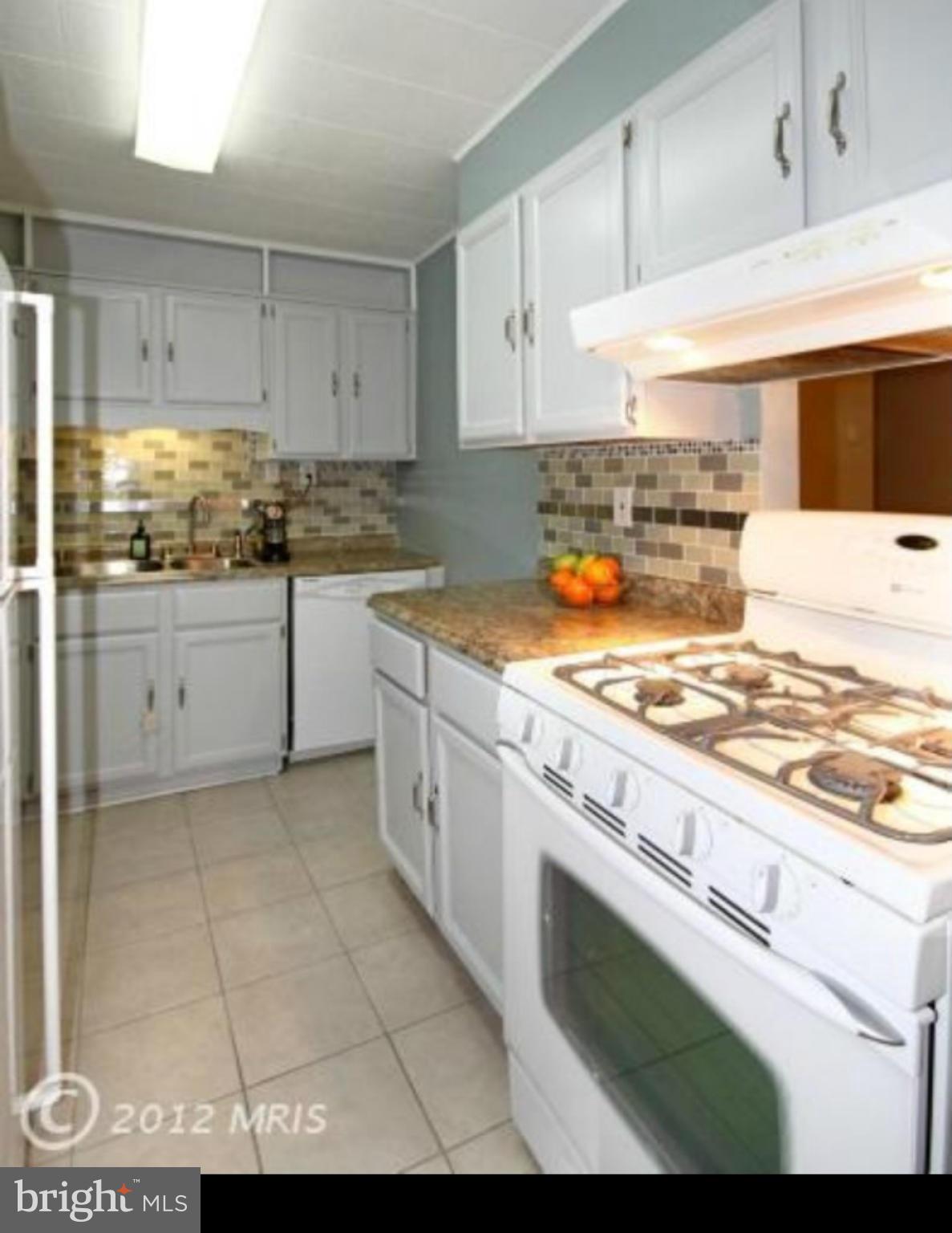 PIMMIT HILLS - Residential Lease