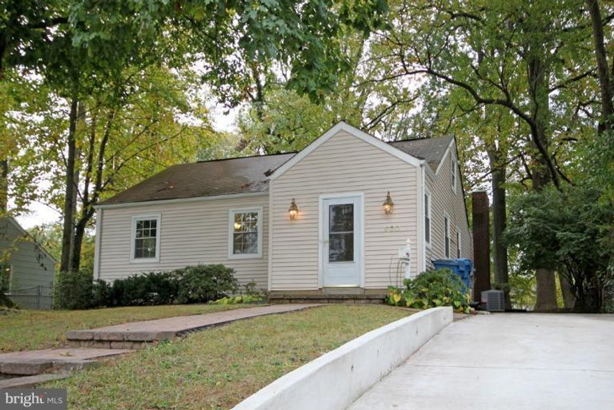 DESIGNED 4 DAILY LIVING! Lots of space! 3 Levels! Spacious fam rm w/wood burning fp & MBR suite w/full private BA addition. Hardwoods floor through out. Fresh paint. New light fixtures. Recent updated kitchen with newer appliances, refreshed cabinets. Newer heat/air, roof, siding, energy efficient windows Expanded driveway. Min to Tysons & W Falls Church Metro, NEW Silver Line/495/66/Toll Rd&more.