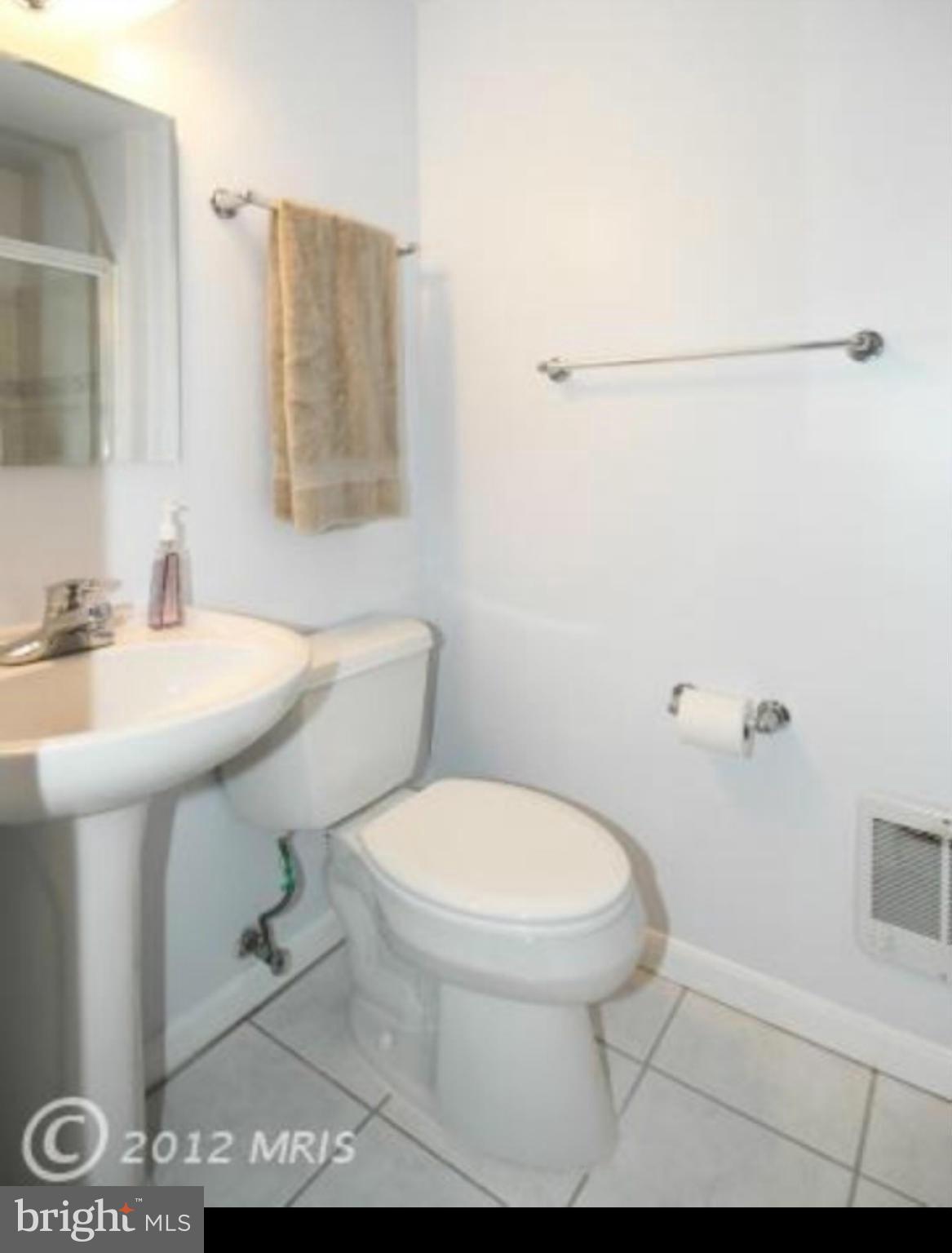 PIMMIT HILLS - Residential Lease