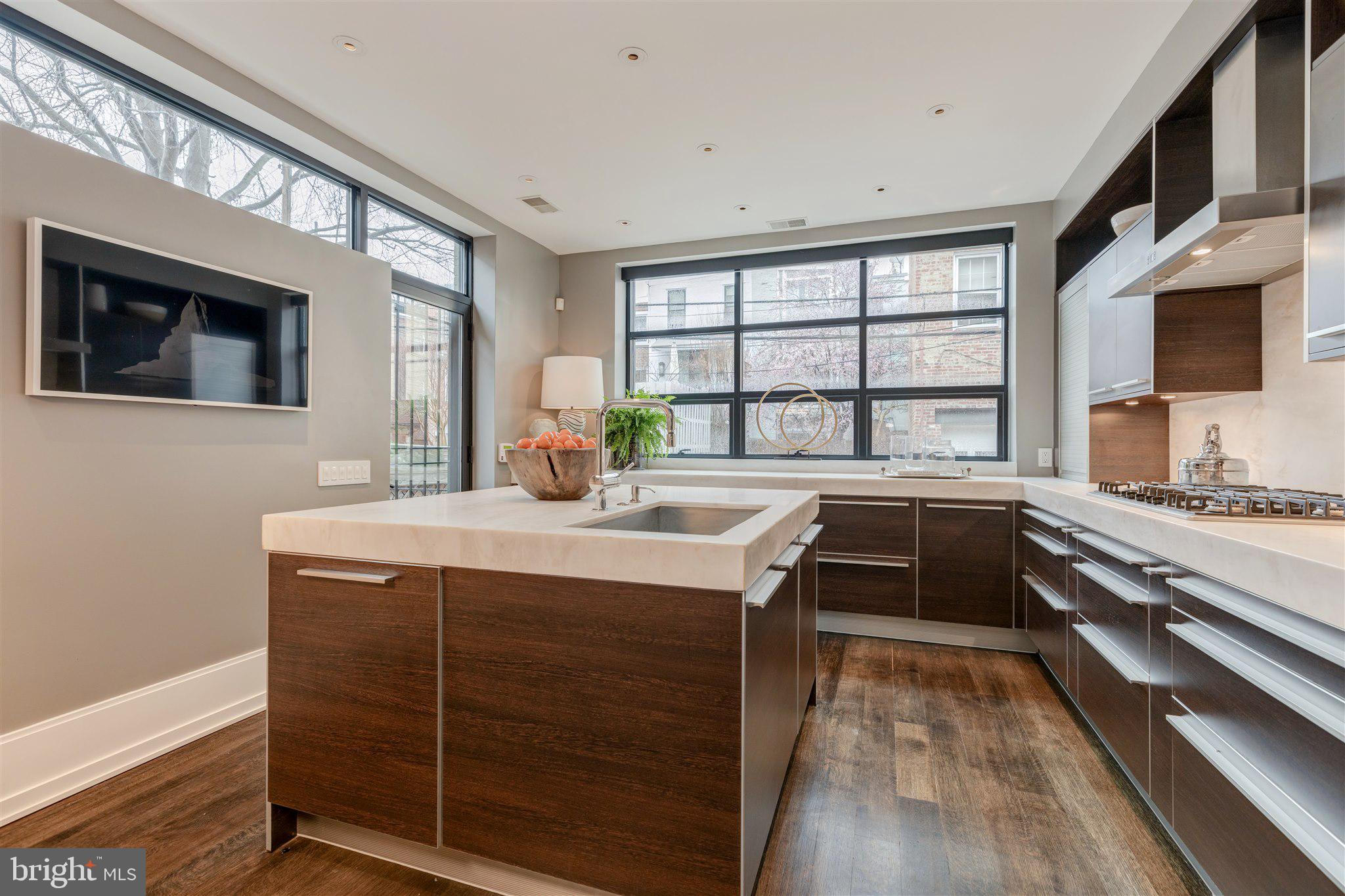 LOGAN CIRCLE - Residential