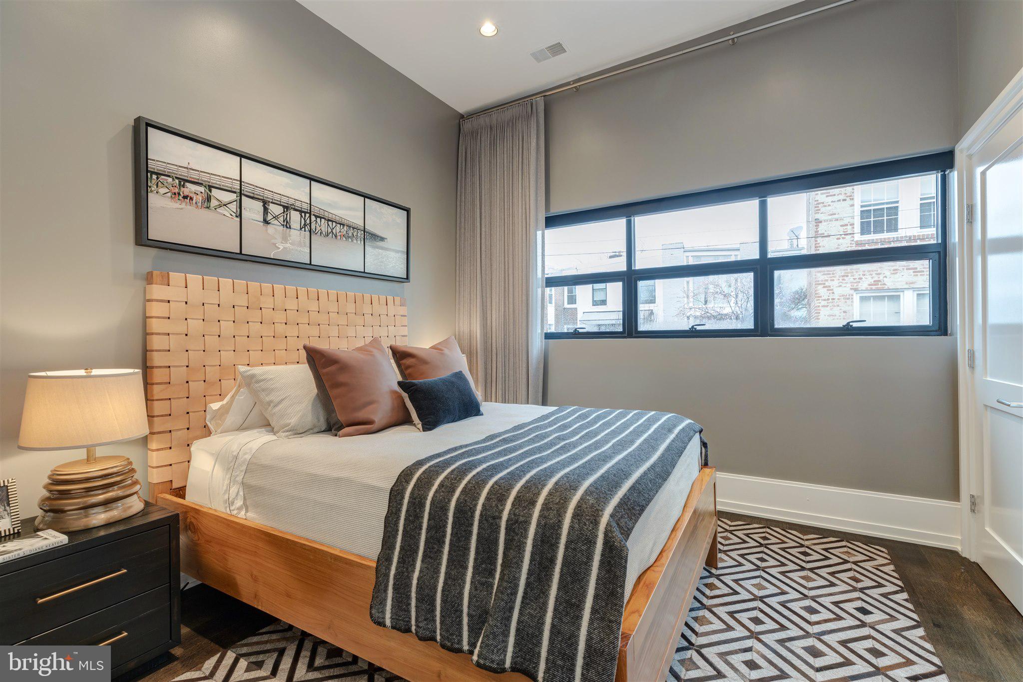 LOGAN CIRCLE - Residential