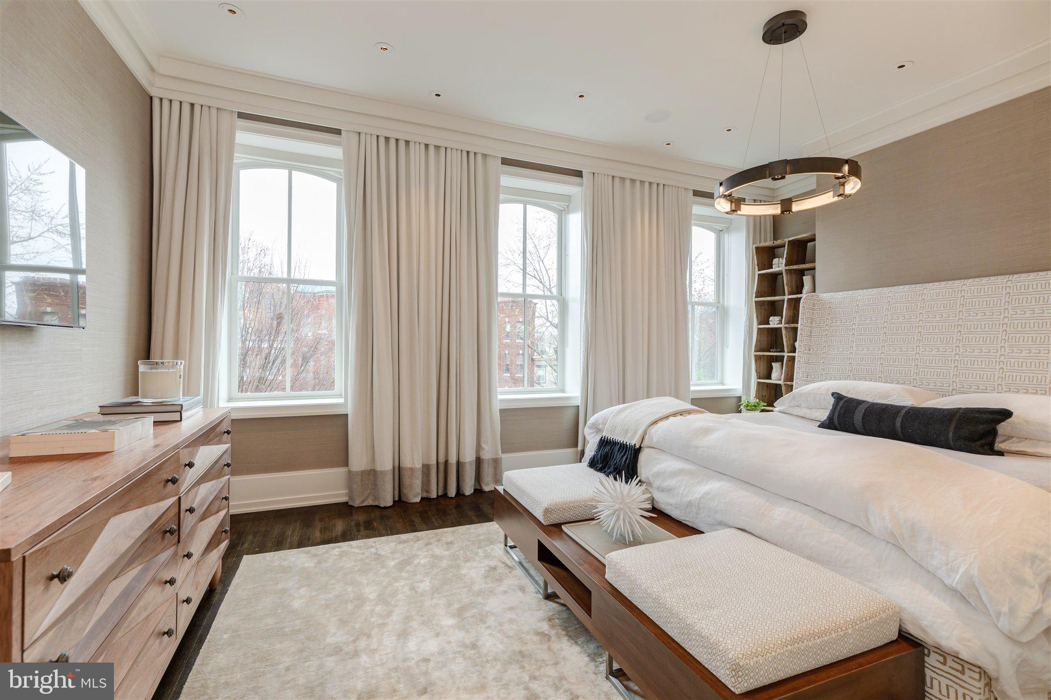LOGAN CIRCLE - Residential