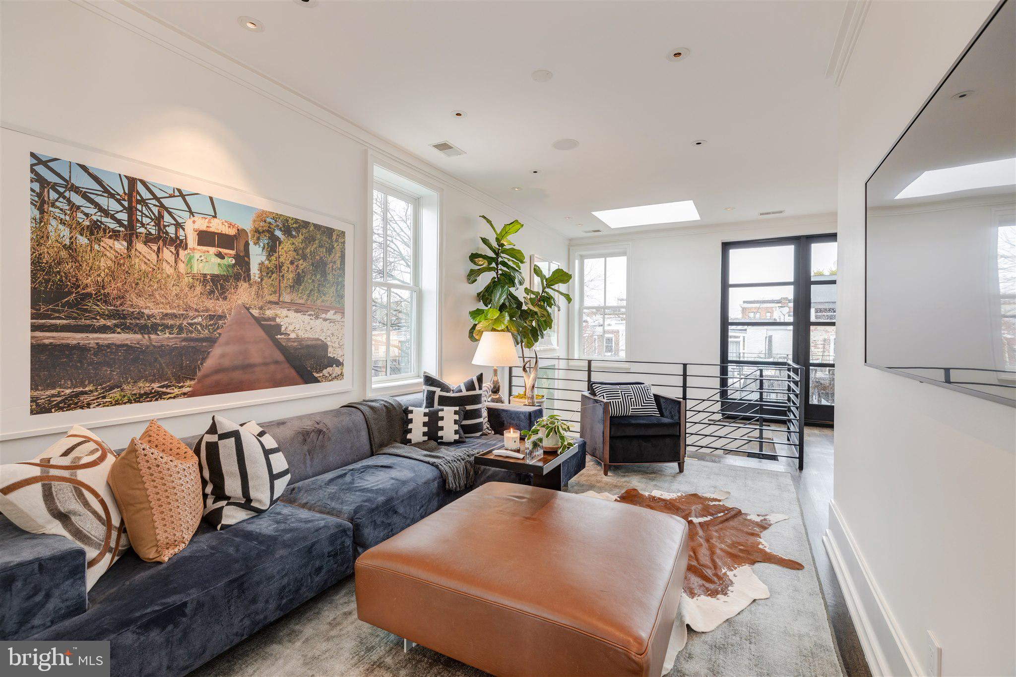 LOGAN CIRCLE - Residential