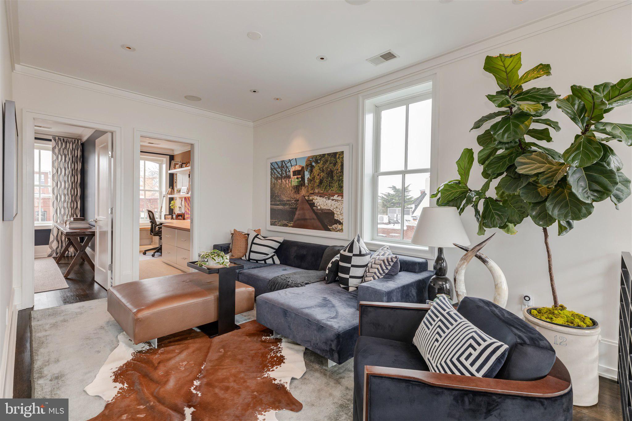 LOGAN CIRCLE - Residential