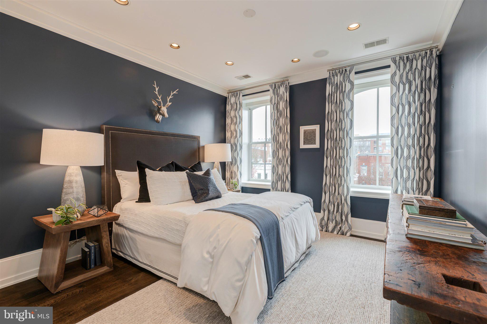 LOGAN CIRCLE - Residential