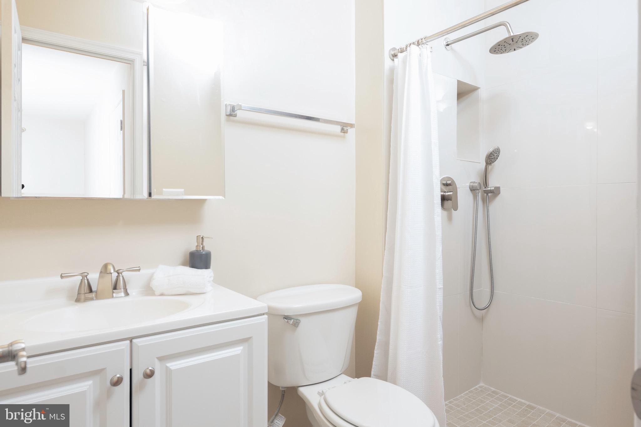 FLOWER HILL - Residential Lease