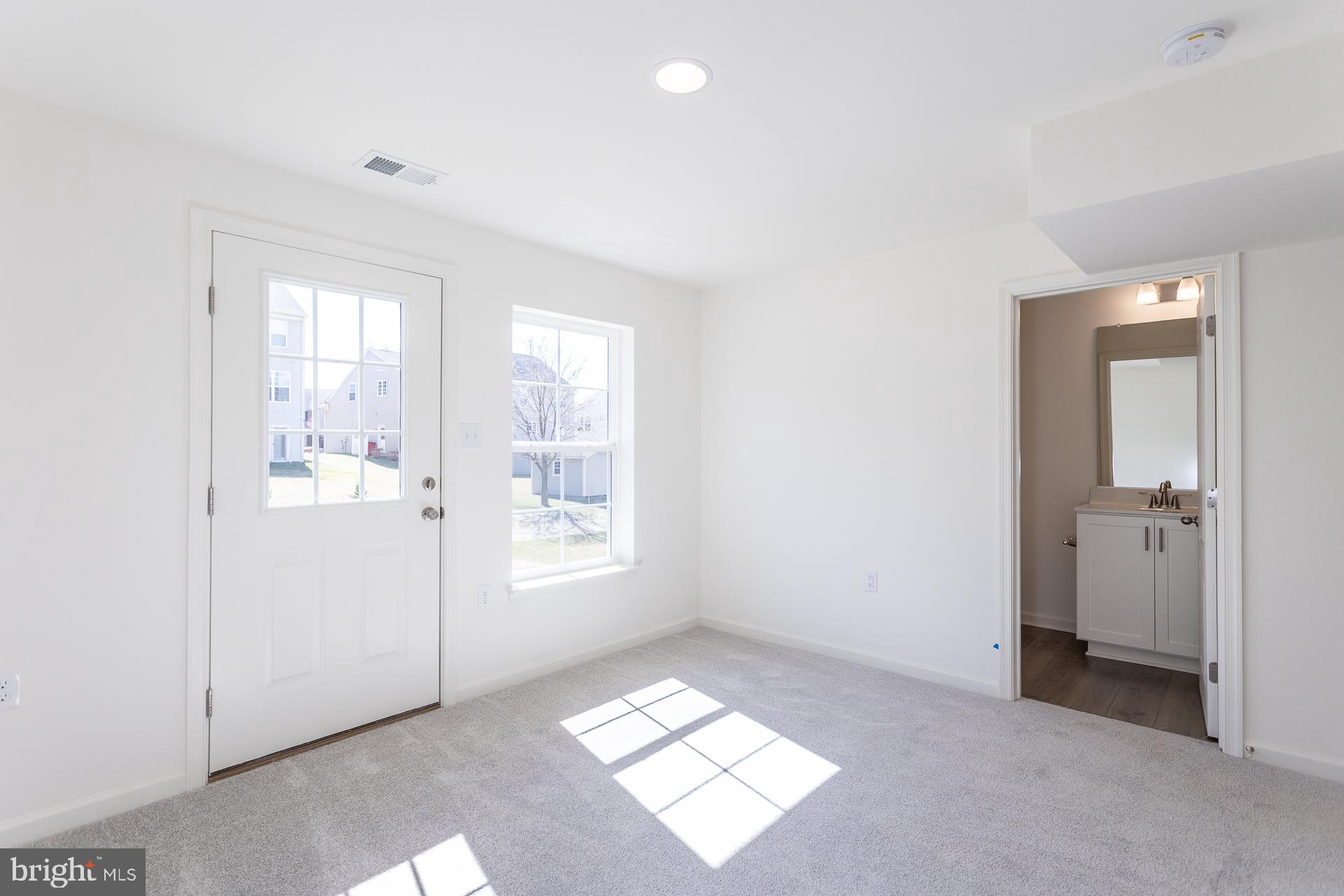 ARCHERS ROCK - Residential