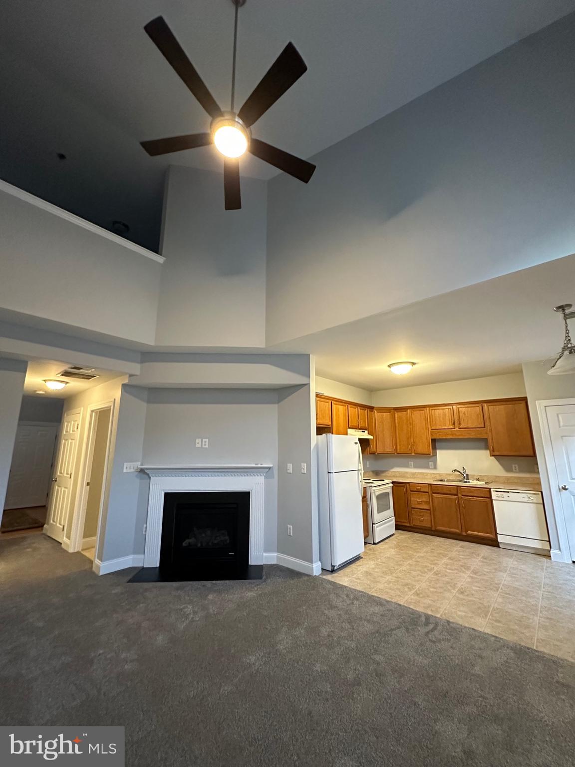 THE VILLAS - Residential Lease