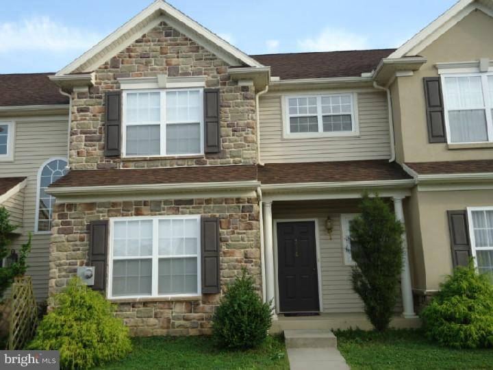 THE VILLAS - Residential Lease