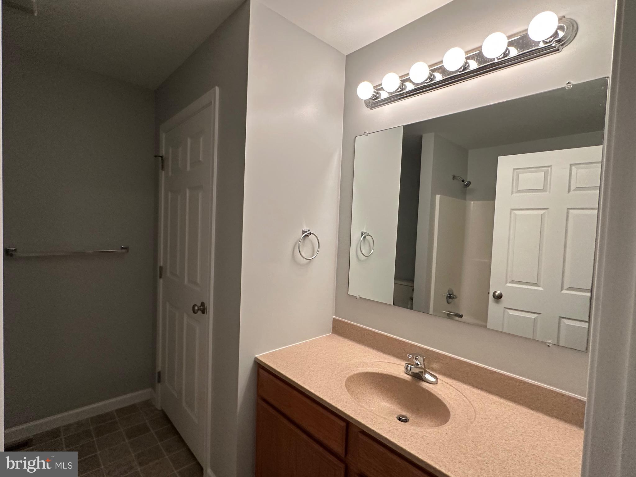 THE VILLAS - Residential Lease