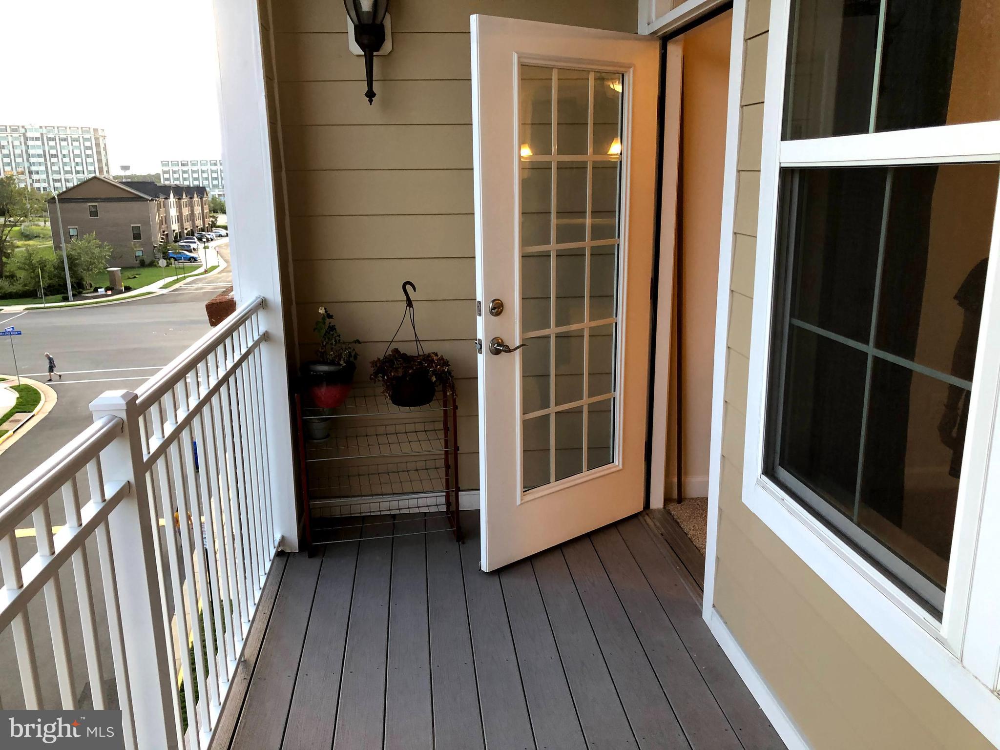 DISCOVERY SQUARE - Residential Lease