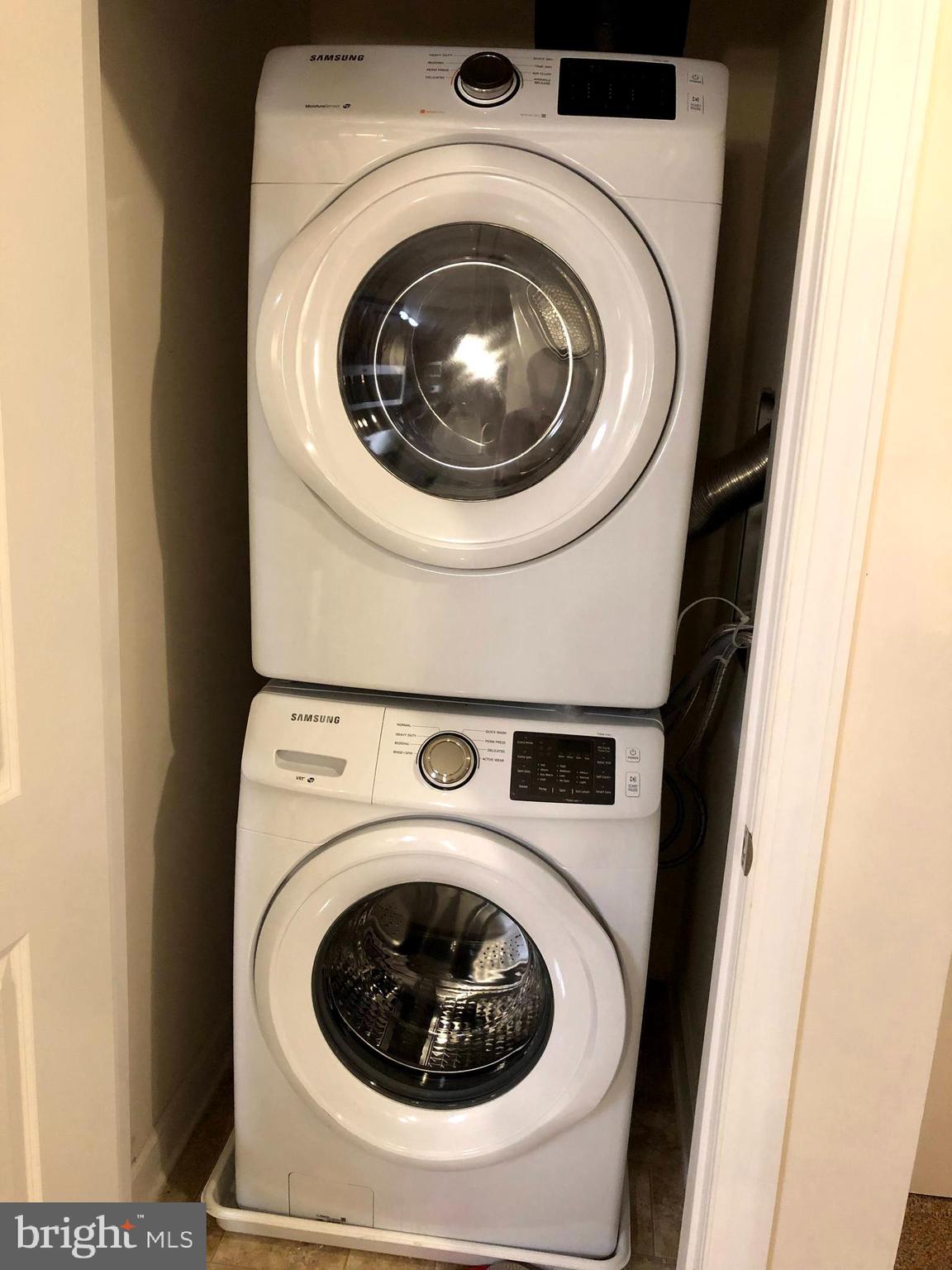 DISCOVERY SQUARE - Residential Lease