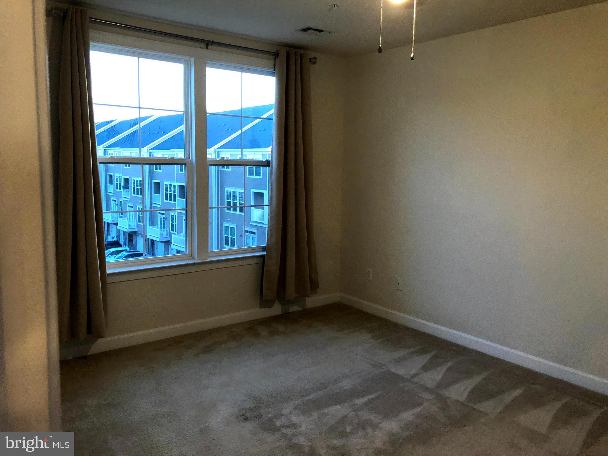 DISCOVERY SQUARE - Residential Lease