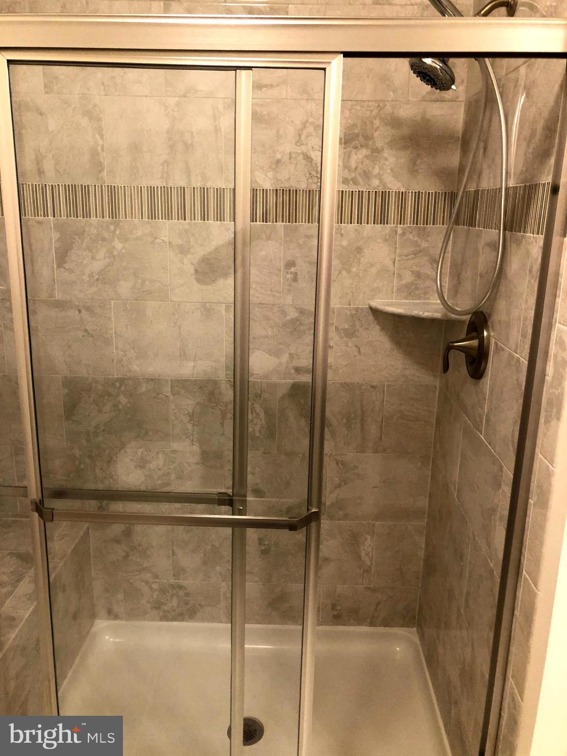 DISCOVERY SQUARE - Residential Lease