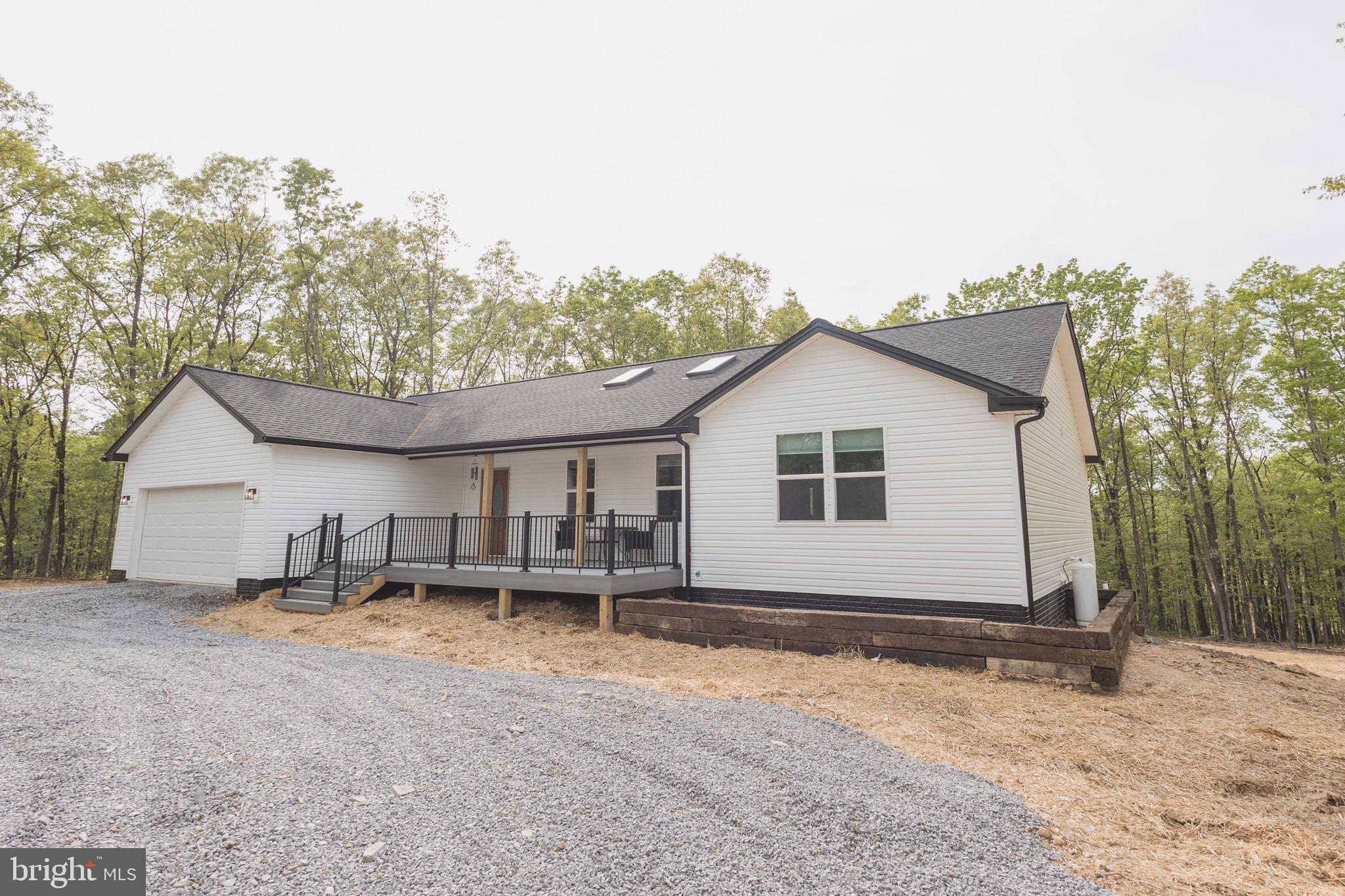131 EMERALD LANE