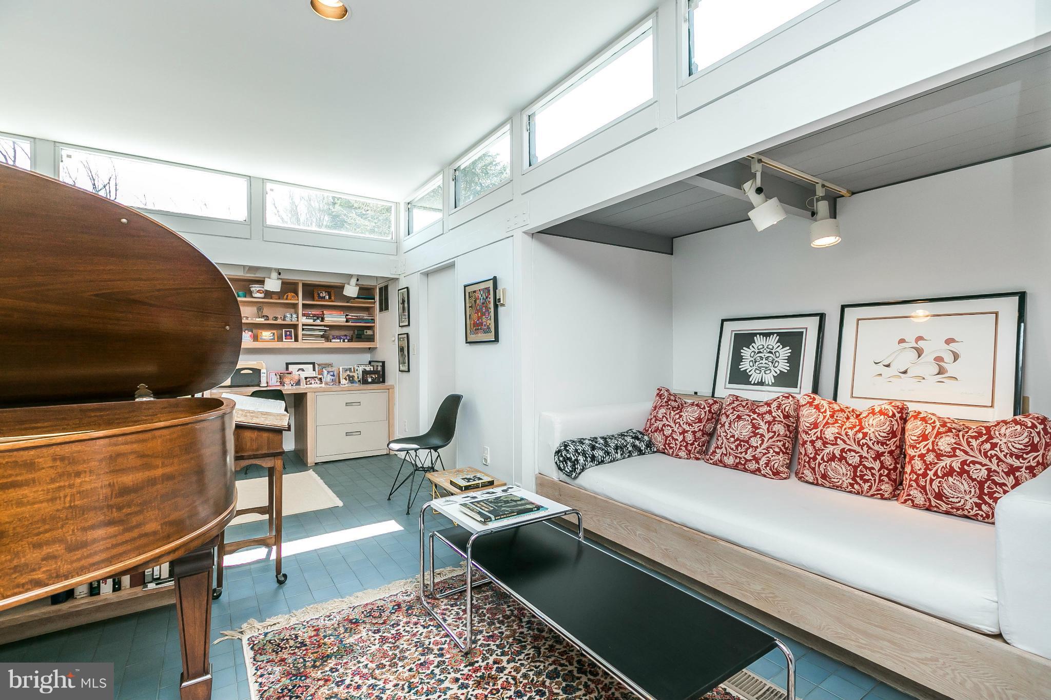 MOUNT WASHINGTON - Residential