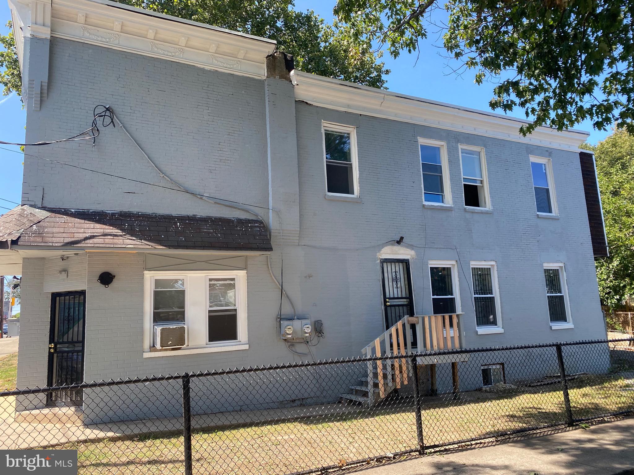 5143 - 5145 WESTMINSTER AVENUE GOES TOGETHER. 5143 WESTMINSTER IS A HOUSE, 5145 WESTMINSTER IS A LOT BESIDE THE HOUSE, WITH SEPARATE DEED.