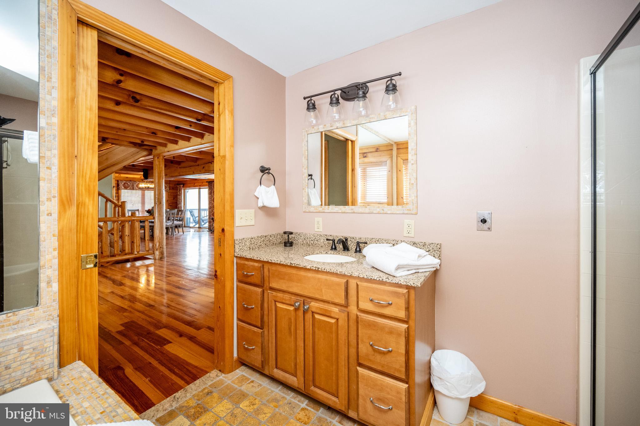 SANDY SHORES - Residential