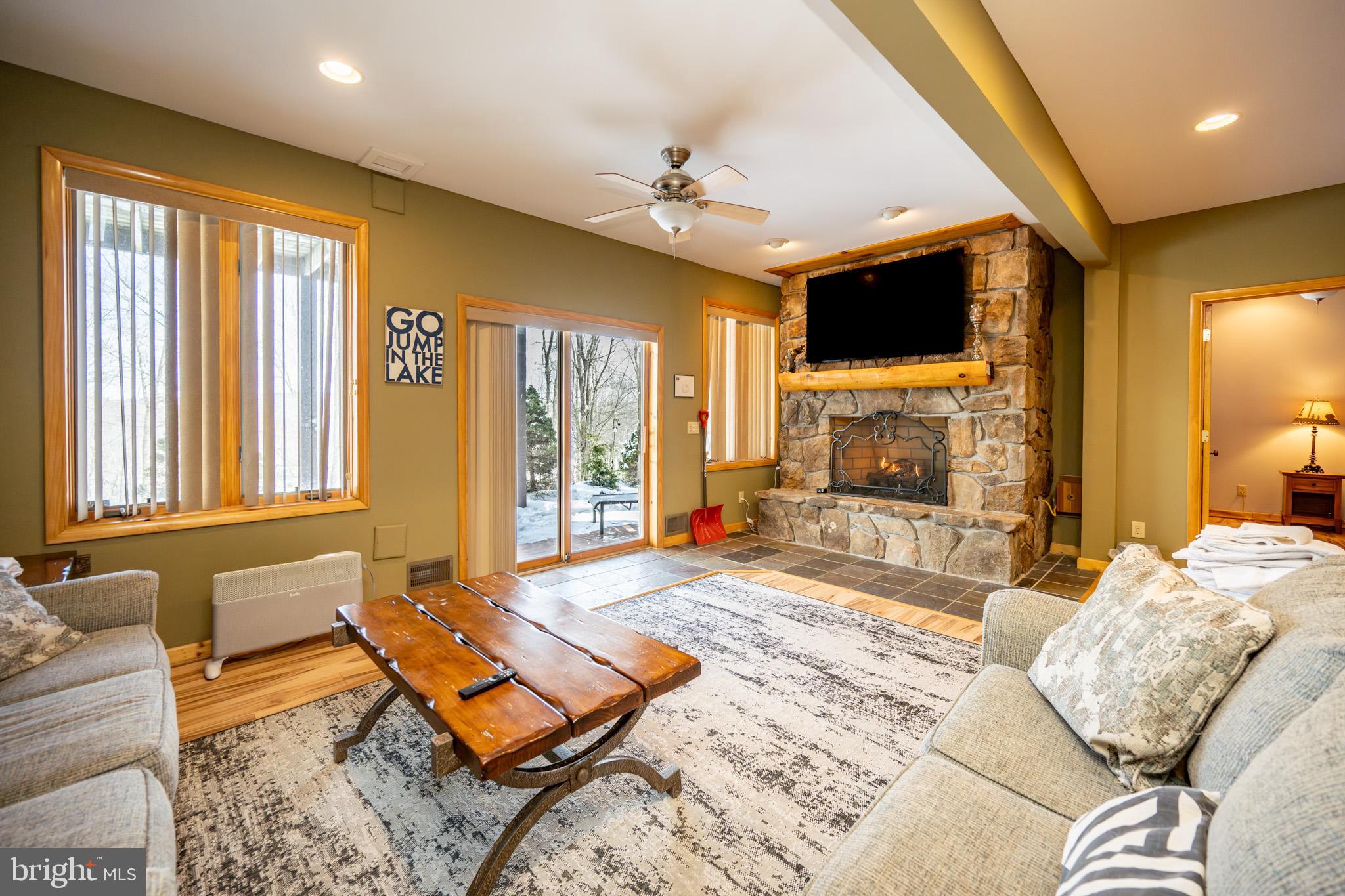 SANDY SHORES - Residential